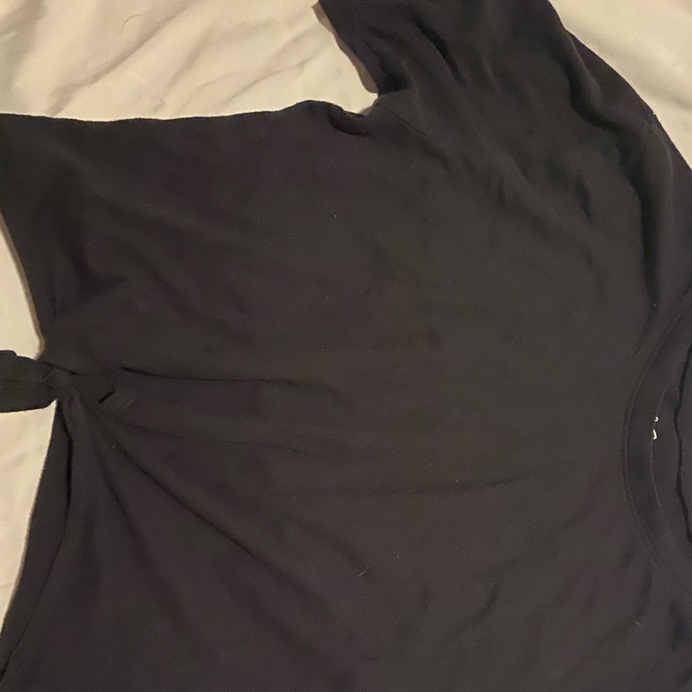 Bleck crop top T-shirt with tie at the bottom